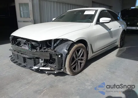 2022 BMW 430I Gran Coupe z USA, uszkodzony, nr VIN WBA63AV05NFM68694